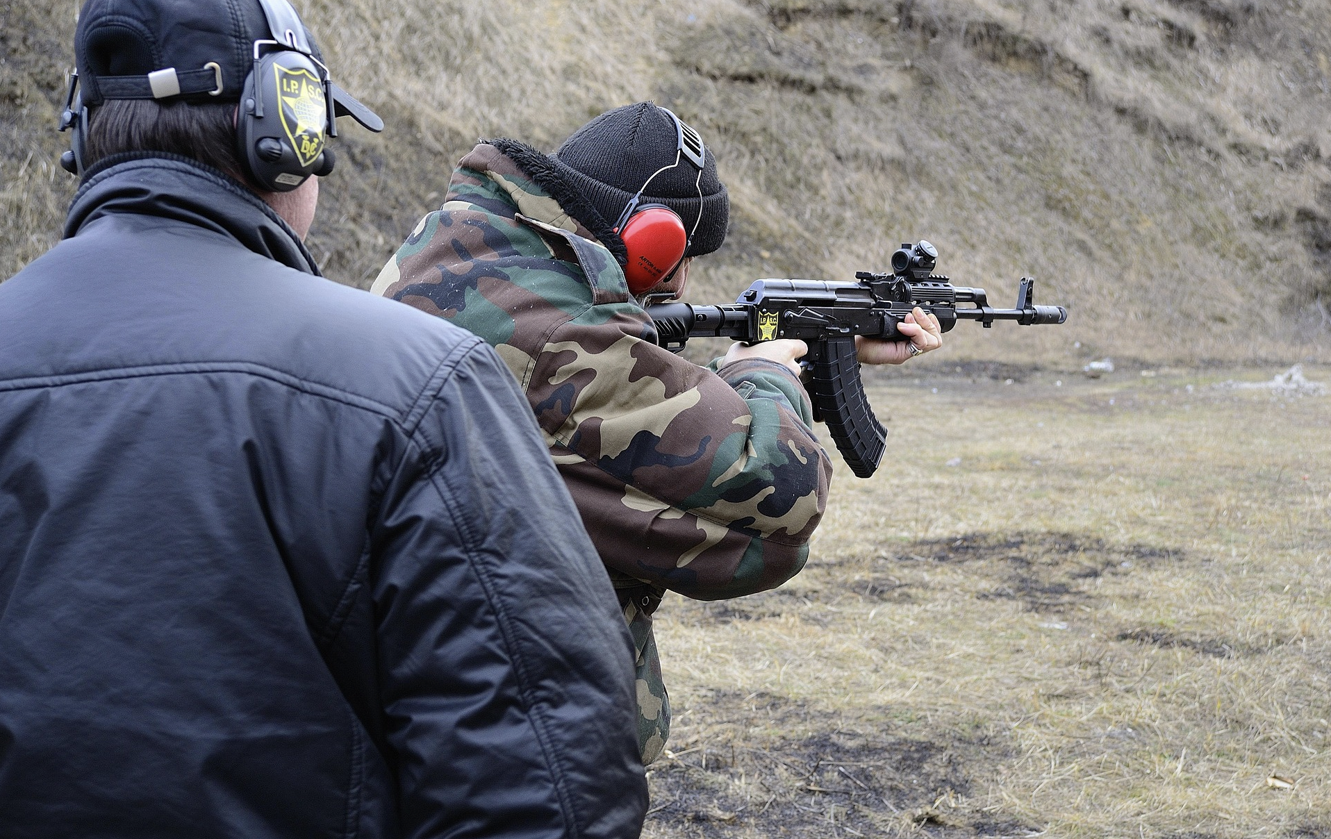 Que changent les nouvelles règles sur les armes blanches pour les amateurs de tir et de loisirs ?